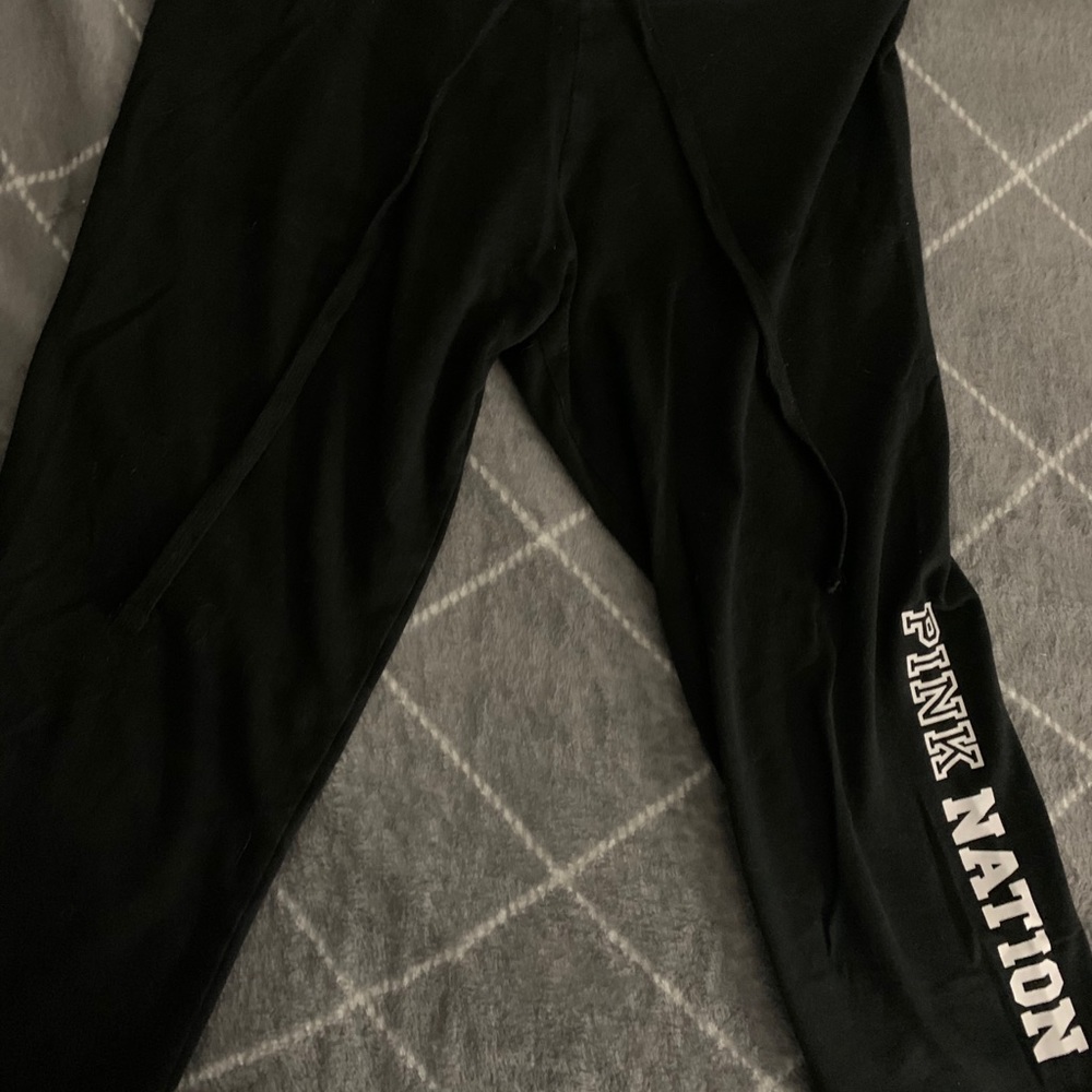 Victoria’s Secret Pink Capri pants